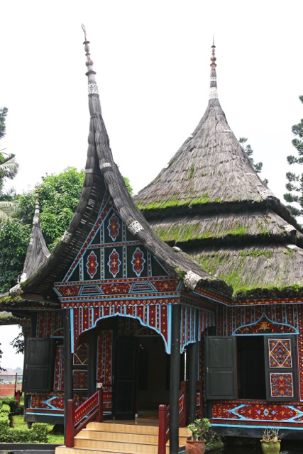 Taman Mini Indonesia Indah, kunjungan kesetiap daerah diseluruh