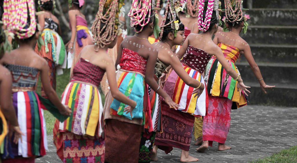 Warna Warni Keberagaman Tari Rejang