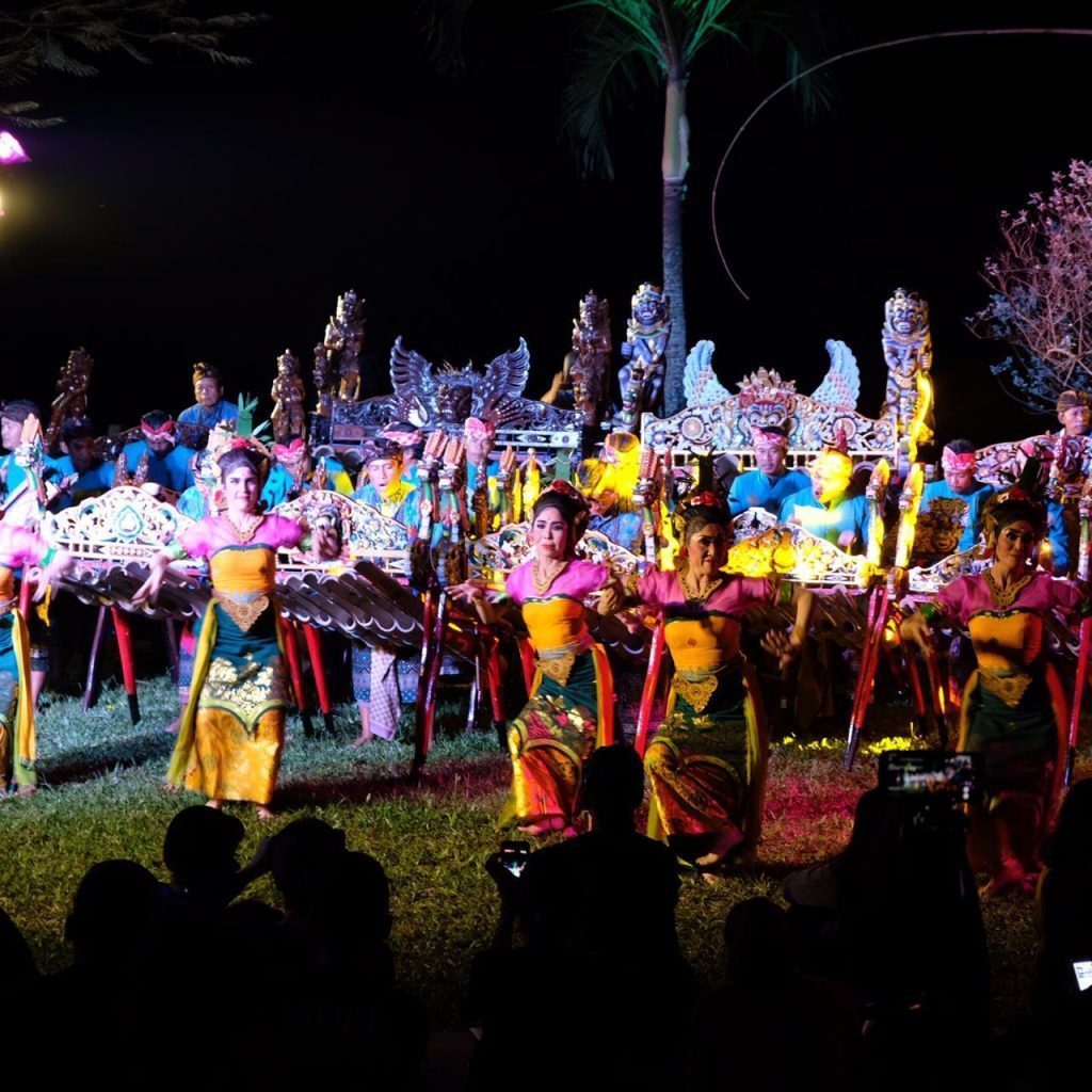 Opening - Closing Festival Tepi Sawah: Dari Dendangan Jawa hingga Fushion Kontemporer